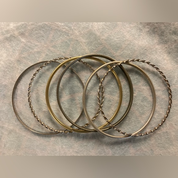 💛TODAY***$12***Belks set of six assorted silver & gold plated bangle bracelets - Picture 3 of 4
